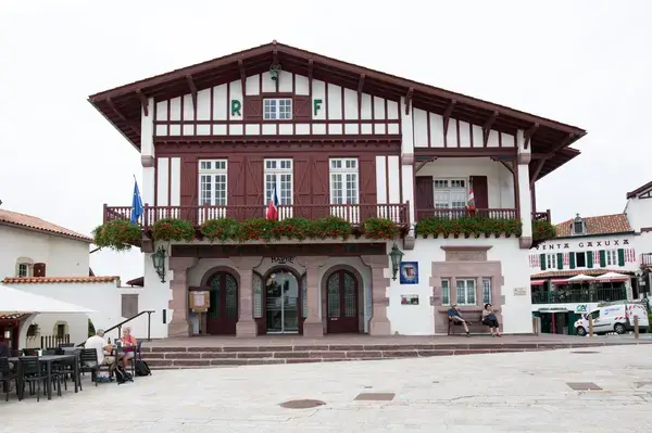 Monte Escalier Access Pose monte escalier Bidart
