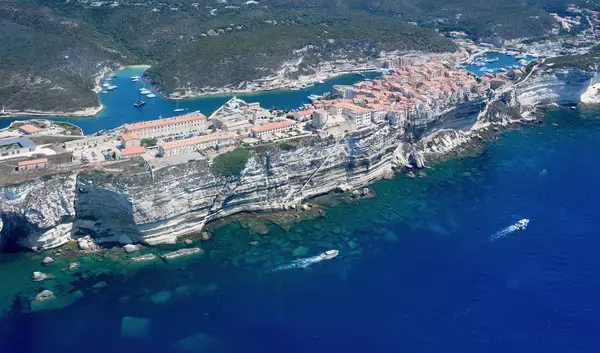 Monte Escalier Access Pose monte escalier Bonifacio
