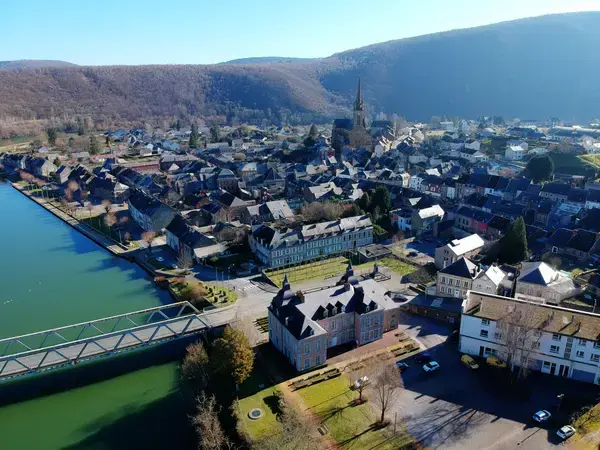 Monte Escalier Access Pose monte escalier Fumay