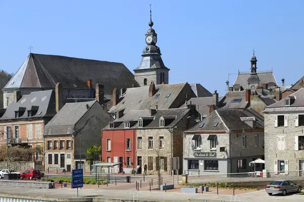 Monte Escalier Access Pose monte escalier Givet