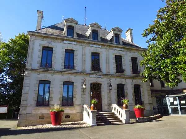 Monte Escalier Access Pose monte escalier La Crèche