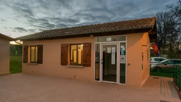 Monte Escalier Access Pose monte escalier Saint-André